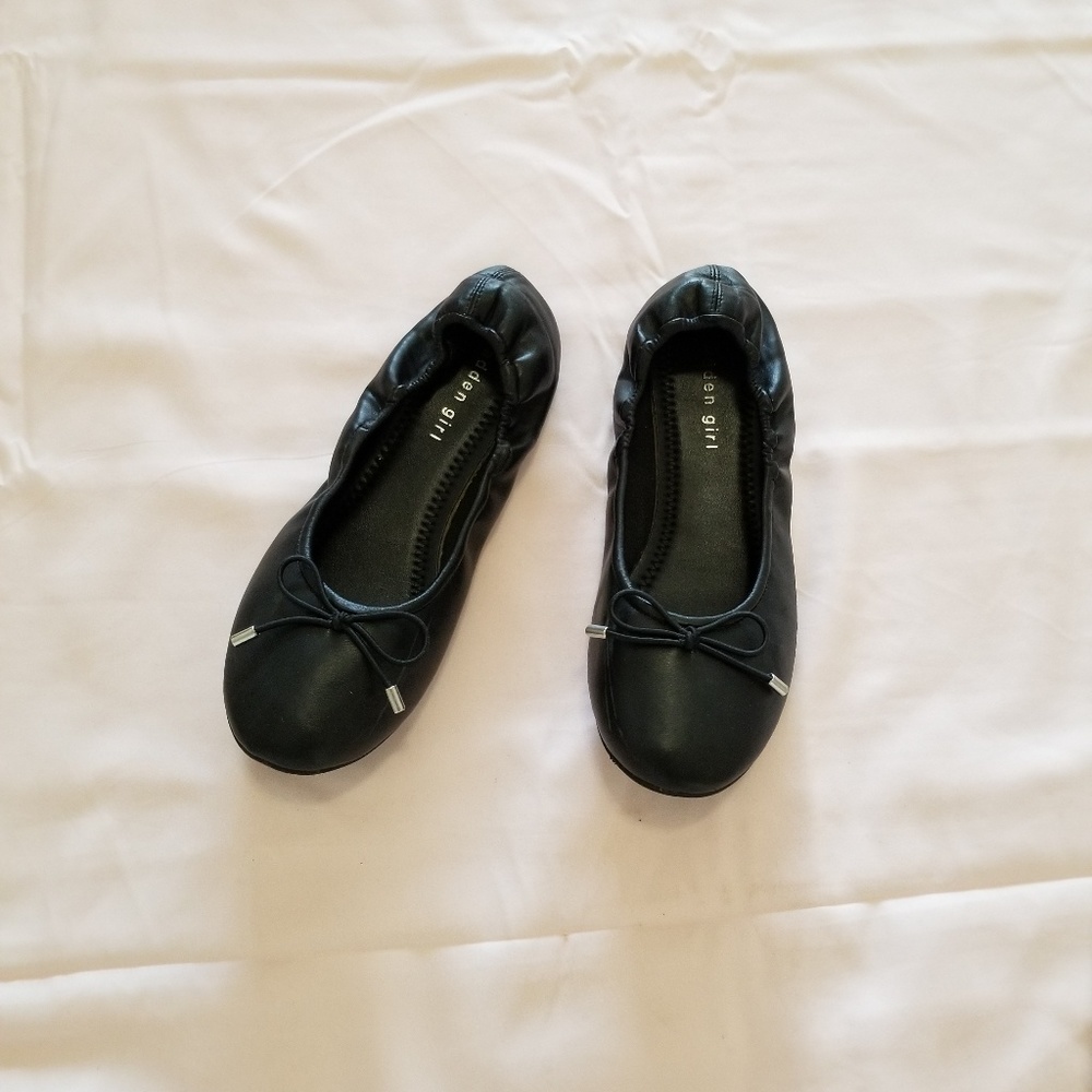 Black flats